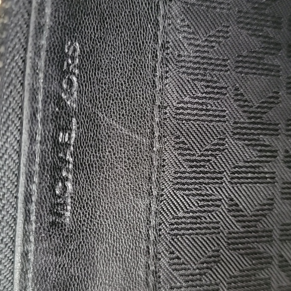 Black quilted zip around Michael Kors wallet - Picture 10 of 11